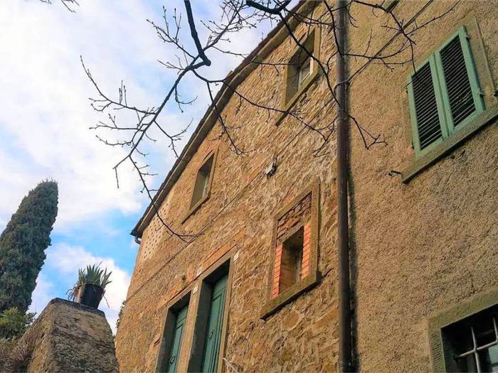 Casa con 6 locali in vendita in Cortona