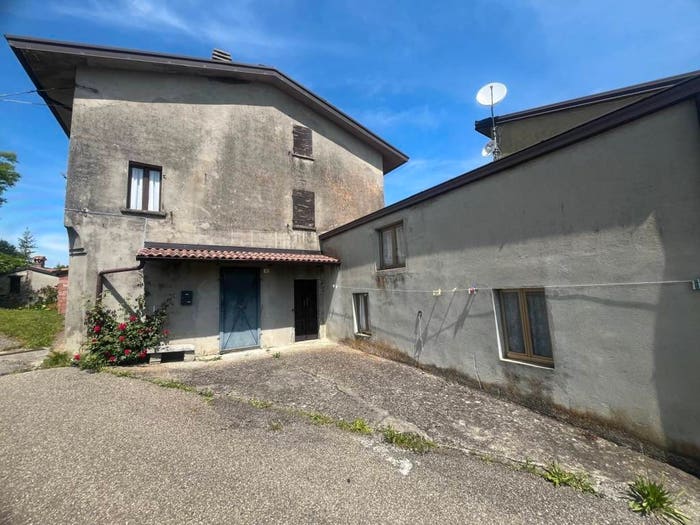 Casa con 6 locali in vendita in Località Guselli, Morfasso