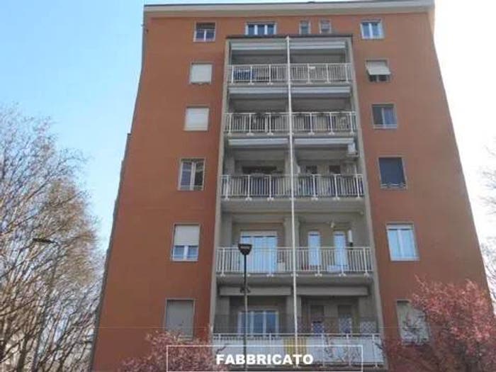 Appartamento trilocale in vendita in Via Giovanni Pascoli, Città Studi, Milano