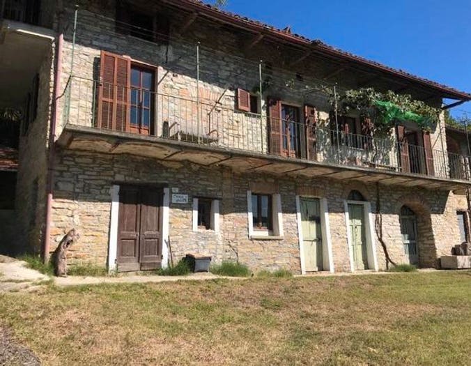 Casa con 6 locali in vendita in Regione Santo Spirito, Bubbio