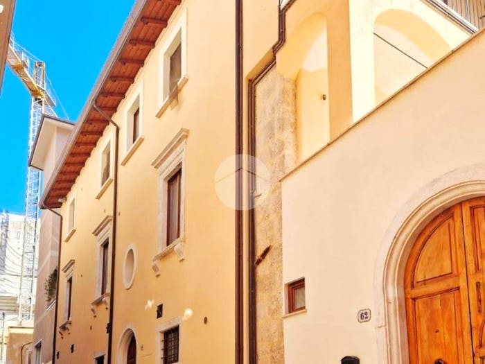 Appartamento trilocale in vendita in Via Rosso Guelfaglione, Villa Comunale, L'Aquila
