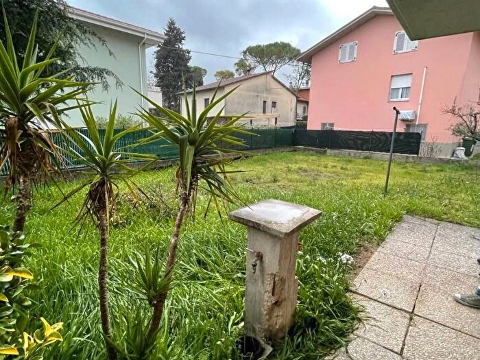 Casa con 6 locali in vendita in Via Brigata Maiella, Santa Maria dell'Arzilla, Pesaro