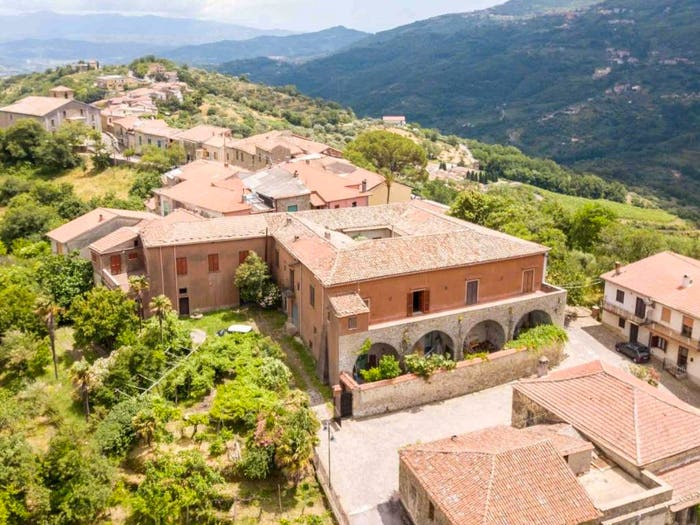 Casa con 6 locali in vendita in Via Roma, Centro, Lustra