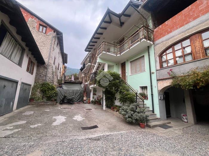 Appartamento trilocale in vendita in Via Vittorio Veneto, Centro, Lessolo