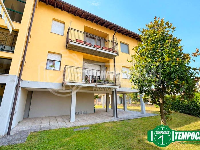 Appartamento trilocale in vendita in Via de Amici, Casorate Primo