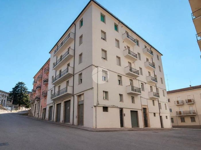 Appartamento trilocale in vendita in Via S Lorenzo, Semicentro, Campobasso