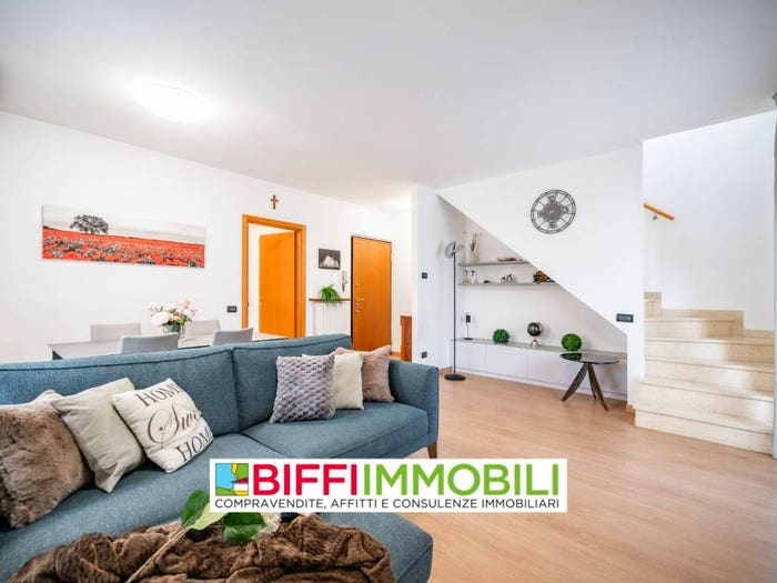 Appartamento trilocale in vendita in Via dell'Eremo, Belledo, Lecco