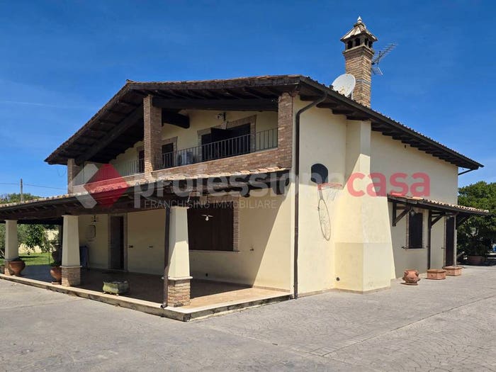 Casa con 6 locali in vendita in Via Albucceto, Anguillara Sabazia