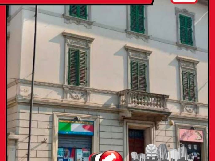 Appartamento con 6 locali in vendita in Viale Armando Diaz Montevarchi AR Italia, Città, Montevarchi