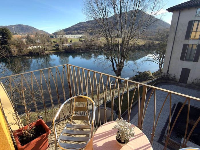 Appartamento quadrilocale in vendita in Frazione Molinazzo, Centro, Brivio