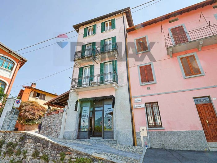 Casa con 5 locali in vendita in Via Sabotino, Centro, Cunardo