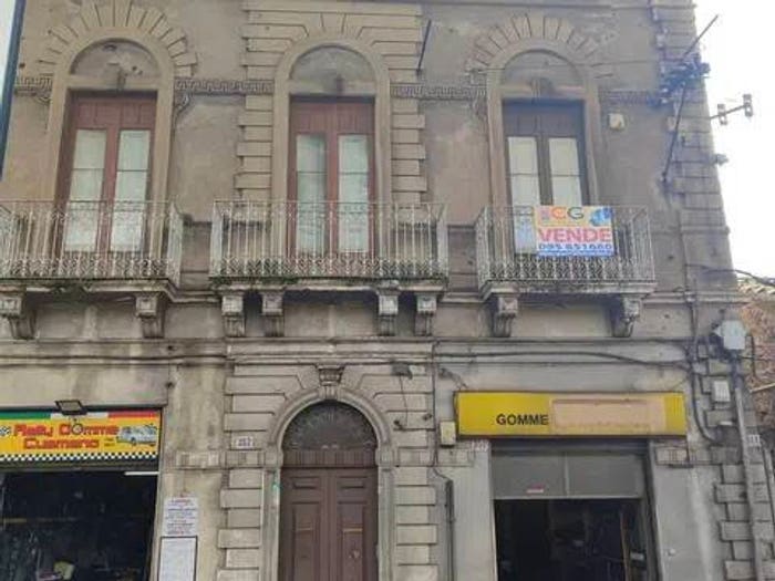 Appartamento trilocale in vendita in Via Vittorio Emanuele, Paternò