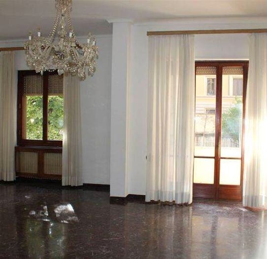 Appartamento con 6 locali in vendita in Via Agnolo Poliziano, Libertà Savonarola, Firenze