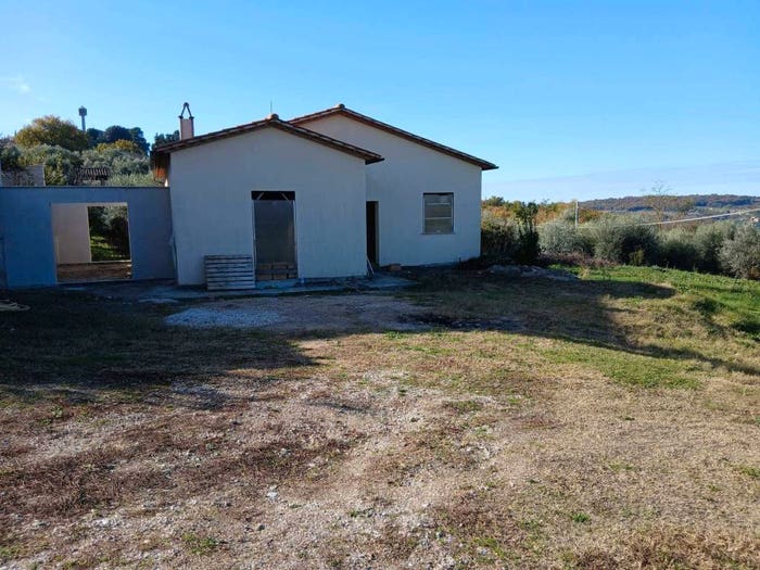 Casa con 6 locali in vendita in Strada di Montoro, Amelia