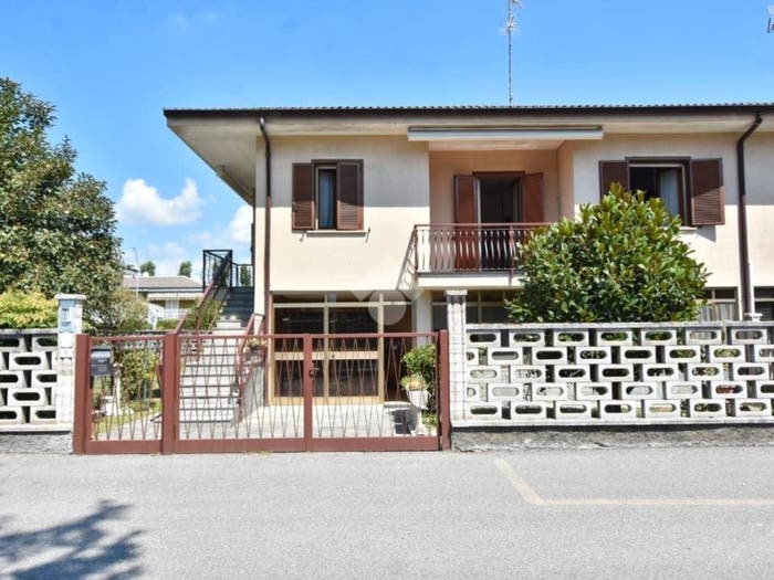 Casa quadrilocale in vendita in VIA NINO BIXIO, Vigliano Bettolino, Mediglia