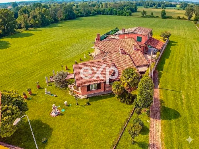 Casa con 6 locali in vendita in Castel Rozzone