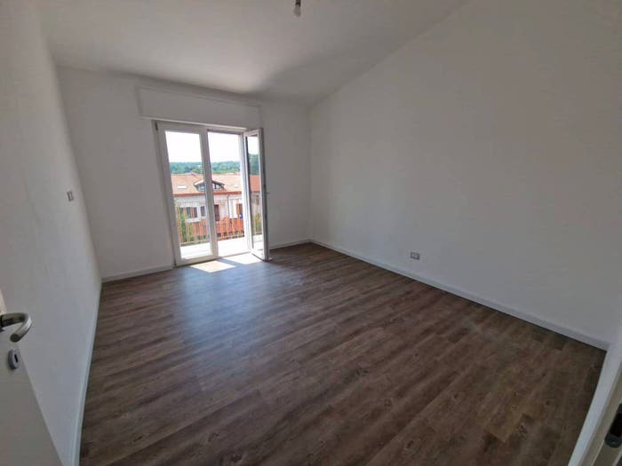 Appartamento trilocale in vendita in Via Angelo Molteni, Lonate Ceppino