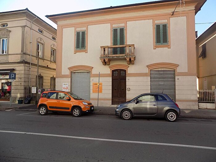 Casa con 7 locali in vendita in Barga