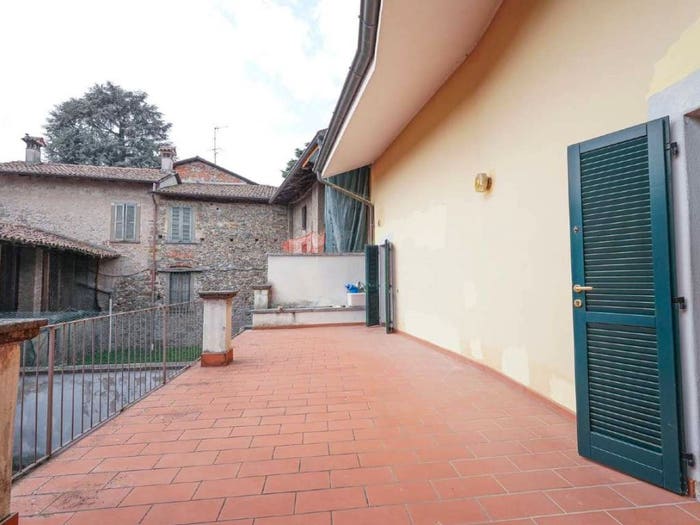 Appartamento quadrilocale in vendita in via castelfidardo, Centro, Mapello