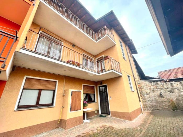 Casa con 6 locali in vendita in Vicolo Pellegrino, Auzate, Gozzano