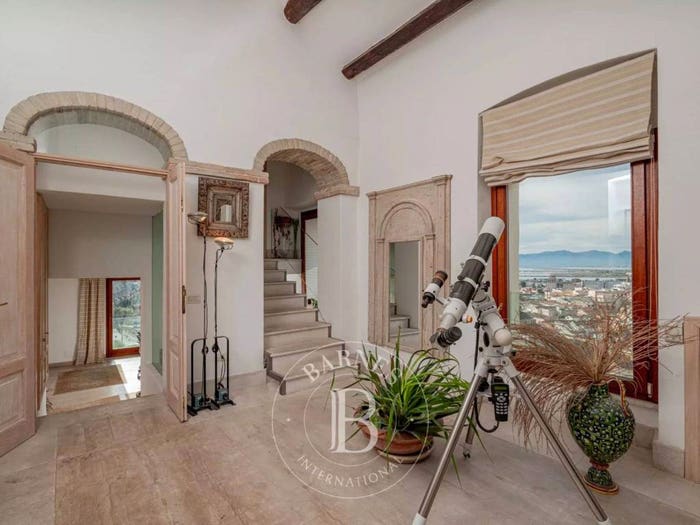 Appartamento con 6 locali in vendita in La Vega Regioni, Cagliari
