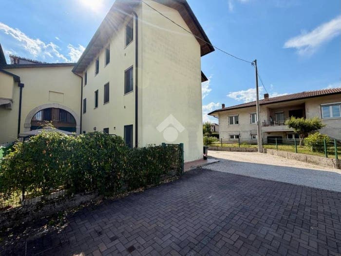 Appartamento trilocale in vendita in Via Canova, Centro, Isola Vicentina