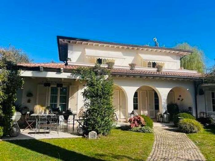 Casa con 6 locali in vendita in Via Della Barbiera, Roma Imperiale, Forte dei Marmi