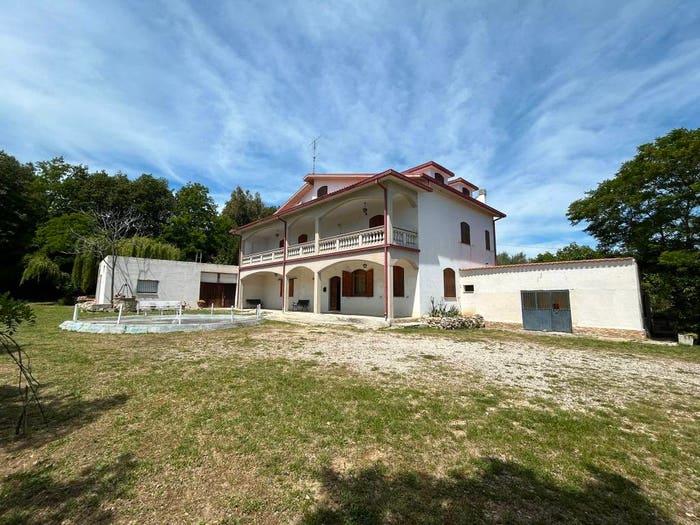 Casa con 6 locali in vendita in Contrada Monte, Larino