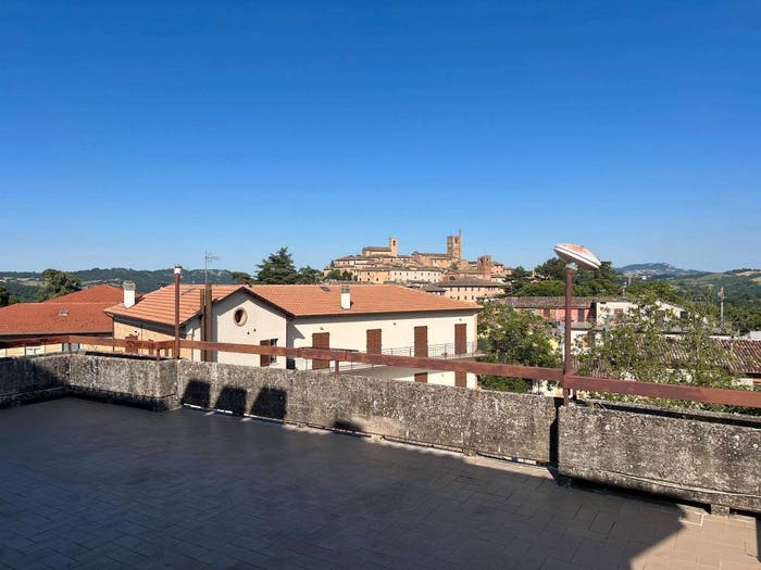 Appartamento con 5 locali in vendita in Via Santa Rita, Centro, Sarnano