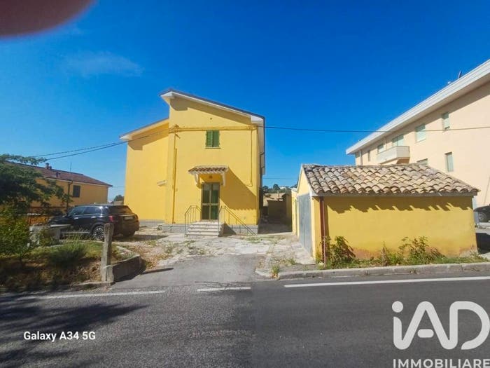 Casa con 6 locali in vendita in Via GUGLIELMO MARCONI, Castel Colonna, Trecastelli