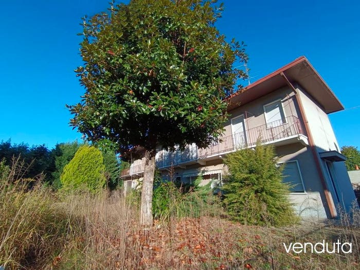 Casa con 6 locali in vendita in Via Repossi, Centro, Lonate Pozzolo