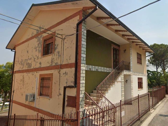 Casa con 6 locali in vendita in Piazza Capelli, Secchiano, Novafeltria