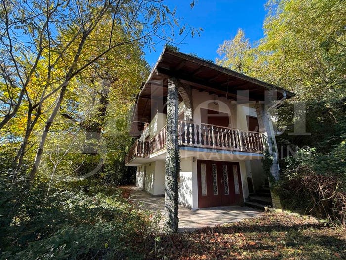 Appartamento quadrilocale in vendita in Via Monti di Sera, Asso