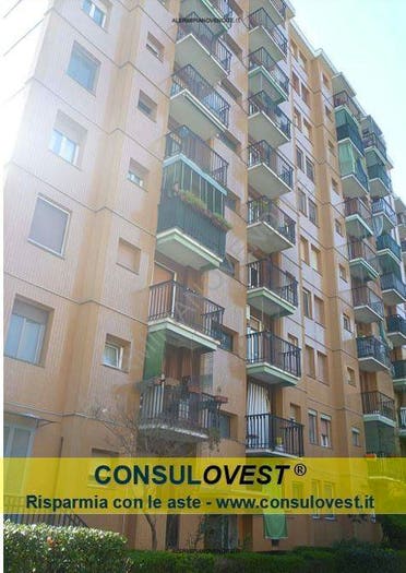 Appartamento trilocale in vendita in Via Eugenio Curiel, Corsico