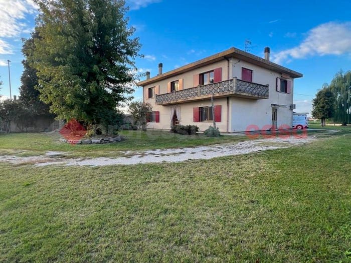 Casa con 6 locali in vendita in Via S Rocco, Lendinara