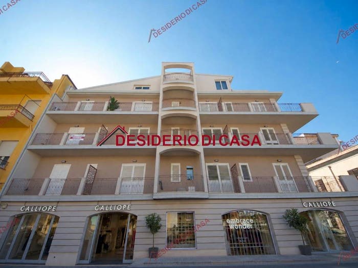 Appartamento trilocale in vendita in Via Roma, Centro, Capo d'Orlando