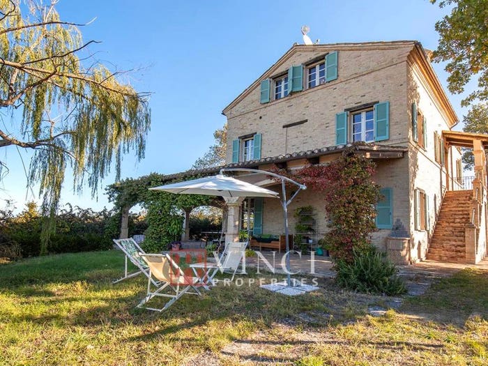 Casa con 6 locali in vendita in Montegiorgio