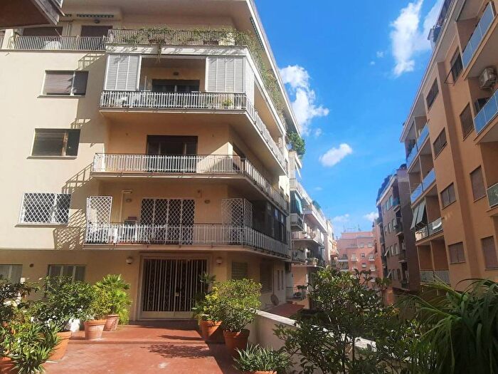 Appartamento quadrilocale in vendita in Via Filippo Nicolai, Balduina, Roma