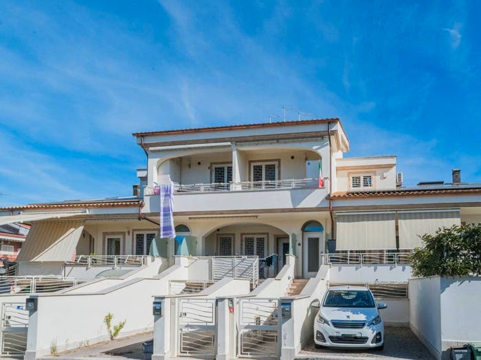 Casa quadrilocale in vendita in Via Vincenzo Federici, Ottavia, Roma