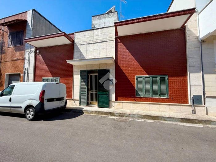 Casa quadrilocale in vendita in Via galileo galilei, Centro, Lizzanello