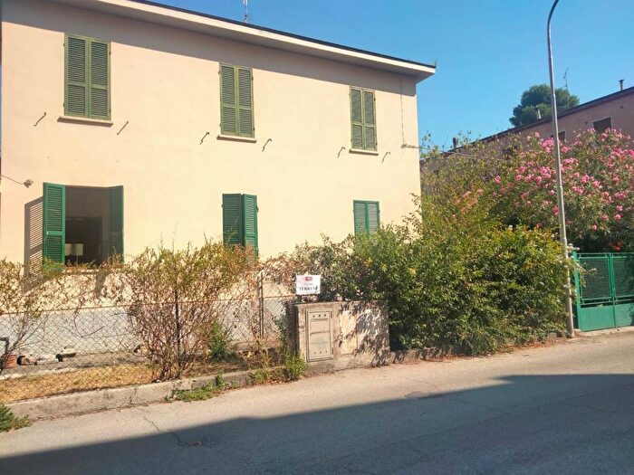 Appartamento quadrilocale in vendita in Via Goffredo Mameli, Viale Firenze Paciana, Foligno