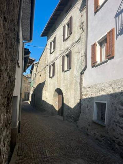 Casa con 6 locali in vendita in Viale Libertà, Centro, Sondalo