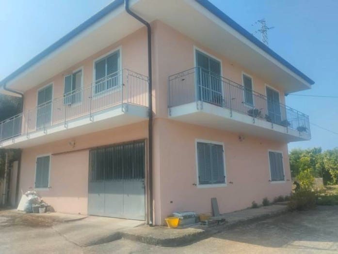 Casa trilocale in vendita in VIA SAPERGO, Due Strade, Bordighera