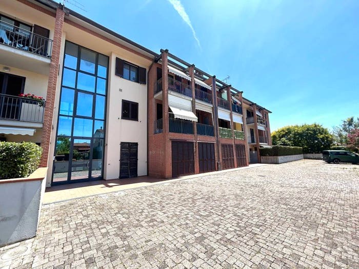 Appartamento quadrilocale in vendita in Via Donatori di Sangue, Semicentro, Cascina