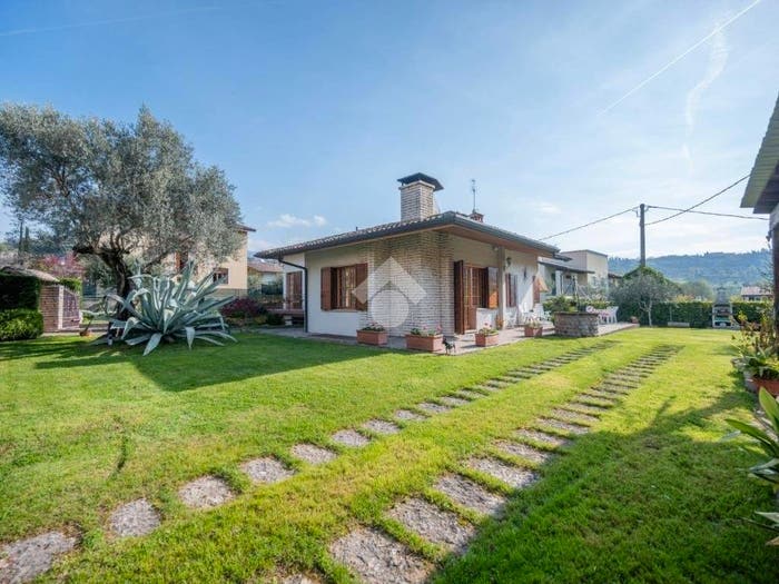 Casa con 5 locali in vendita in Via Battistoli, Garda