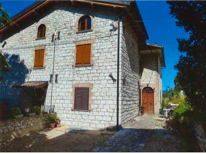 Appartamento quadrilocale in vendita in Via dell'Assino, Semonte Casamorcia, Gubbio