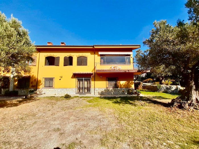 Casa con 5 locali in vendita in Viale dei Tulipani, Siano Cava, Catanzaro