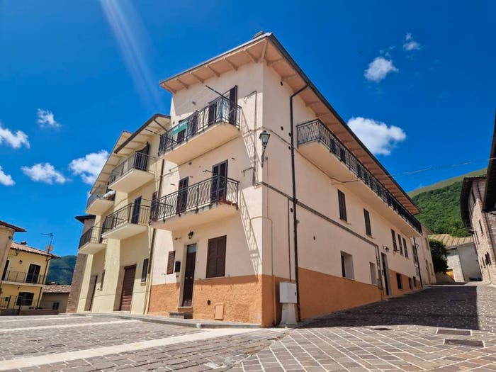 Appartamento bilocale in vendita in Via Borgo San Pietro, Centro, Poggiodomo