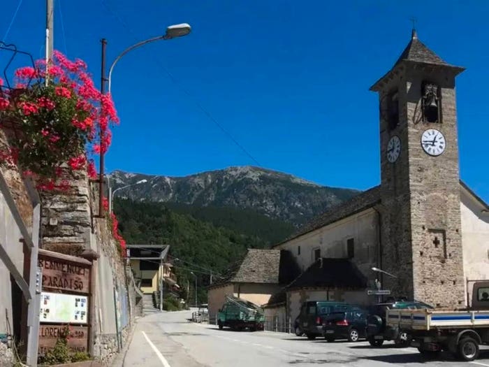 Casa con 6 locali in vendita in Località Bacinasco, Bognanco