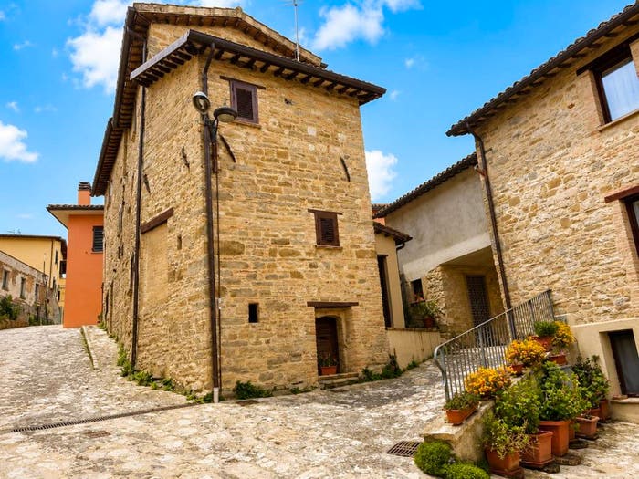 Casa con 6 locali in vendita in Via Ponte Parrano, Nocera Umbra